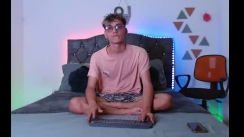 Andres online show from 01-10-25, 04:41