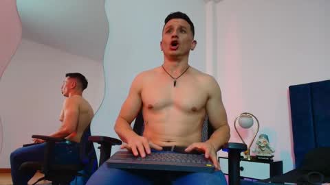 _andrewfalcon2 online show from 10-06-25, 07:44