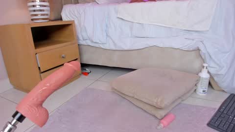 Snapshot of _angela_x chatting on 01-24-25, 02:41 ngela online show from 01-24-25, 02:41