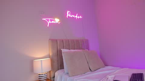 Snapshot of _angela_x chatting on 02-08-25, 11:33 ngela online show from 02-08-25, 11:33