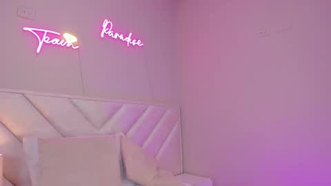 Snapshot of _angela_x chatting on 02-18-25, 05:42 ngela online show from 02-18-25, 05:42