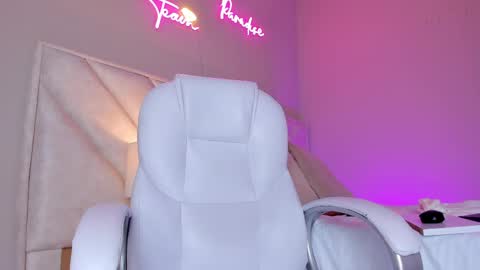 Snapshot of _angela_x chatting on 02-20-25, 06:13 ngela online show from 02-20-25, 06:13