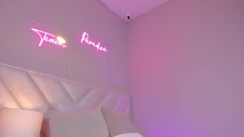 Snapshot of _angela_x chatting on 02-21-25, 11:33 ngela online show from 02-21-25, 11:33