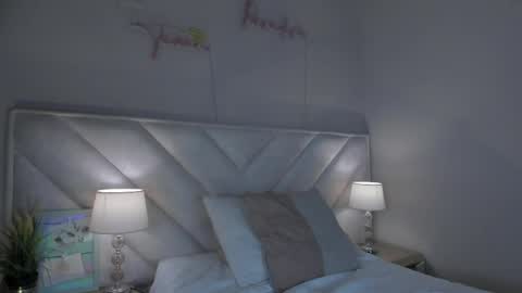 Snapshot of _angela_x chatting on 06-09-26, 11:11 ngela online show from 06-09-26, 11:11