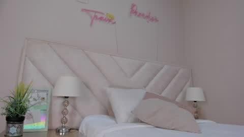 Snapshot of _angela_x chatting on 06-15-26, 11:23 ngela online show from 06-15-26, 11:23