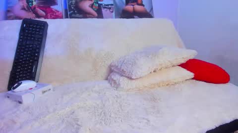 Snapshot of _angelnaugthy_ chatting on 09-20-25, 02:01 ANGEL online show from 09-20-25, 02:01