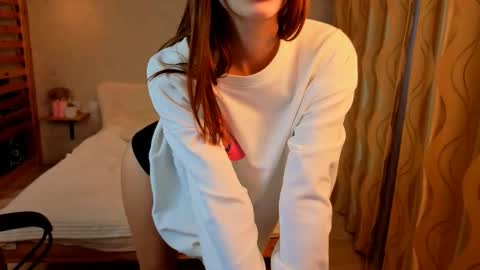 Snapshot of _annahoney_ chatting on 12-05-25, 06:33 Ana online show from 12-05-25, 06:33
