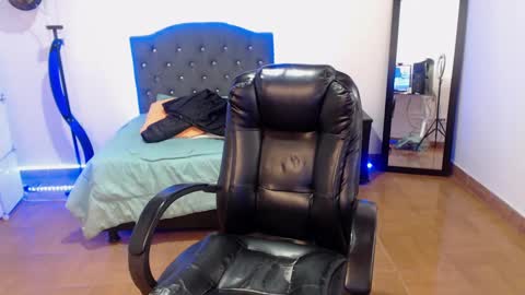 Anne online show from 12-19-24, 04:57