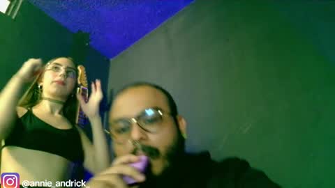 Snapshot of _annie_andrick_ chatting on 10-08-25, 01:42 Annie Andrick online show from 10-08-25, 01:42