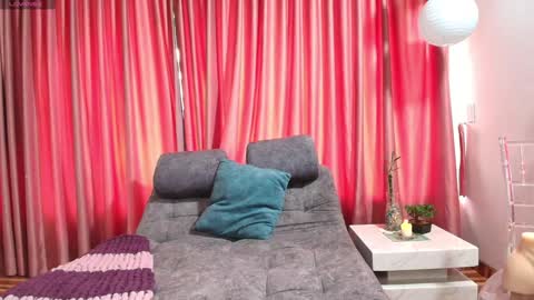 Snapshot of _annie_thomson_ chatting on 01-29-25, 03:26 Melissa online show from 01-29-25, 03:26