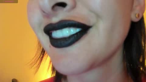 Snapshot of _antomouth_paradise chatting on 11-18-25, 10:36 antonia online show from 11-18-25, 10:36