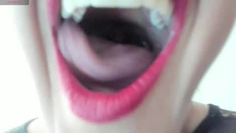 Snapshot of _antomouth_paradise chatting on 11-24-25, 01:44 antonia online show from 11-24-25, 01:44