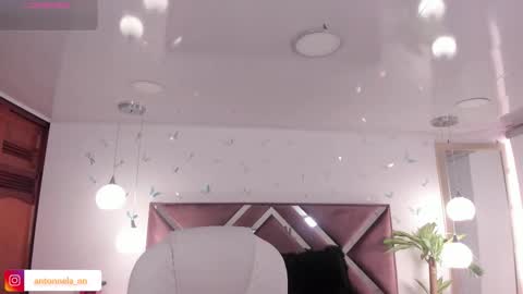 Snapshot of _antonnela_ chatting on 11-24-25, 03:45 antonnela online show from 11-24-25, 03:45