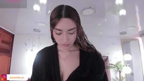 Snapshot of _antonnela_ chatting on 12-15-25, 02:43 antonnela online show from 12-15-25, 02:43