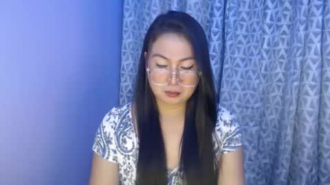 Snapshot of _arah chatting on 11-21-25, 10:03 arah online show from 11-21-25, 10:03