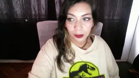 Snapshot of _ari_gato_ chatting on 10-06-25, 06:16 vero online show from 10-06-25, 06:16