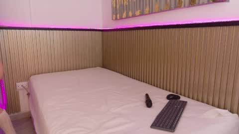 _aria_carter_ online show from 04-19-26, 12:26