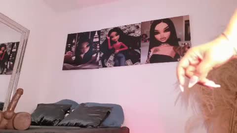 Ariana  online show from 07-23-26, 02:26