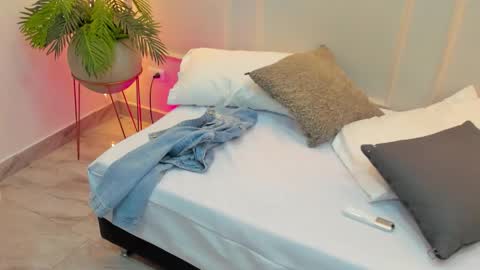 _arianasweet online show from 11-23-25, 08:19