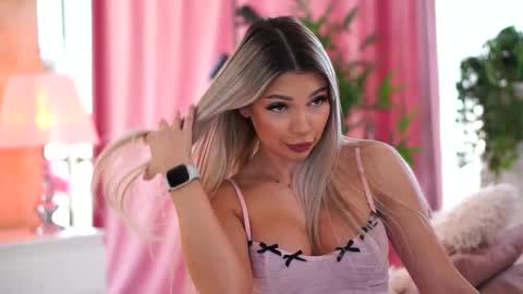 Arielle online show from 02-11-25, 10:48