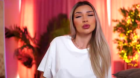 Arielle online show from 02-12-25, 10:24