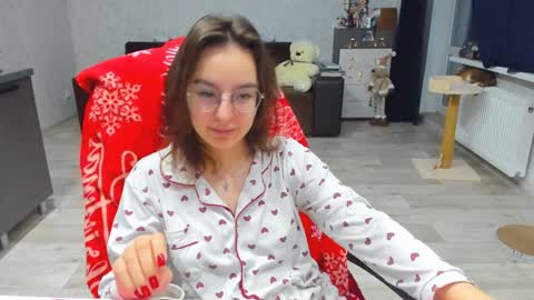 Snapshot of _arina_cox__ chatting on 12-15-24, 03:31 Arina online show from 12-15-24, 03:31