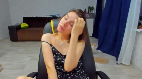 Snapshot of _arina_cox__ chatting on 02-03-25, 02:14 Arina online show from 02-03-25, 02:14