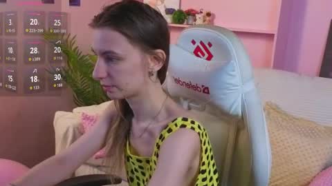 Snapshot of _ash_leyy_ chatting on 05-18-26, 01:24 _ash_leyy_ online show from 05-18-26, 01:24