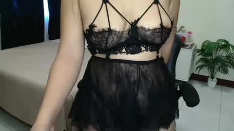 Snapshot of _ashley27 chatting on 09-12-25, 02:55 Angie online show from 09-12-25, 02:55