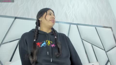 Aura online show from 12-28-24, 03:04