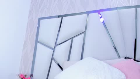 Aura online show from 12-29-24, 03:11