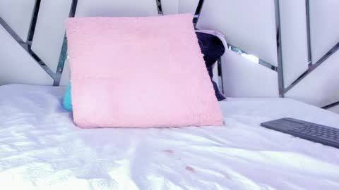 Aura online show from 12-30-24, 10:12