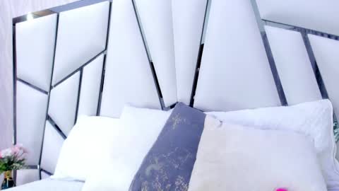 Aura online show from 02-26-25, 03:10