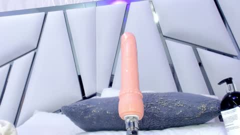 Aura online show from 02-26-25, 06:15