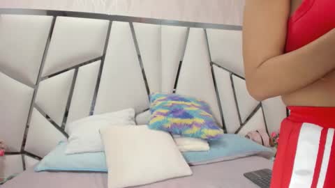 Aura online show from 09-25-25, 03:10