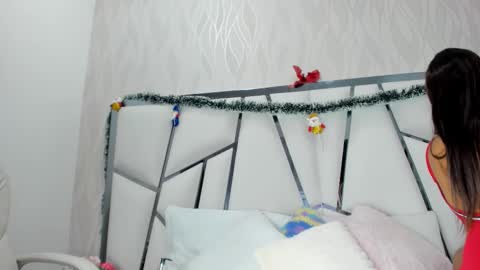 Aura online show from 11-21-25, 03:16