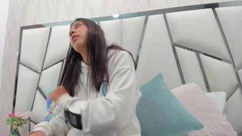 Aura online show from 02-27-26, 03:06