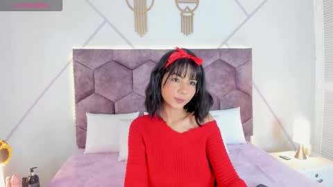 Snapshot of _aurora_collins_ chatting on 10-21-25, 12:39 _aurora_collins_ online show from 10-21-25, 12:39