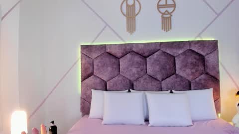 Snapshot of _aurora_collins_ chatting on 10-30-25, 12:50 _aurora_collins_ online show from 10-30-25, 12:50