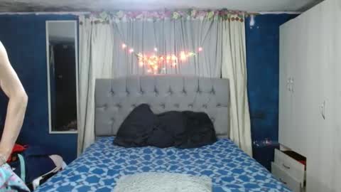 Snapshot of _azalea_65 chatting on 10-05-25, 01:15 _azalea_65 online show from 10-05-25, 01:15