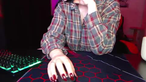 Snapshot of _badkarma_ chatting on 11-13-25, 12:09 Tiffany online show from 11-13-25, 12:09