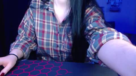 Snapshot of _badkarma_ chatting on 11-24-25, 12:10 Tiffany online show from 11-24-25, 12:10