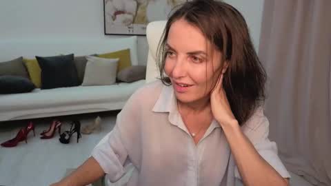 Snapshot of _beylly chatting on 09-11-25, 04:18 Beylly online show from 09-11-25, 04:18