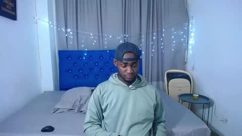 Snapshot of _black_stallion chatting on 09-30-25, 03:22 Andrew online show from 09-30-25, 03:22