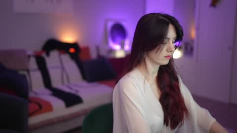 Snapshot of _blackbee_ chatting on 02-08-26, 05:44 Lili online show from 02-08-26, 05:44