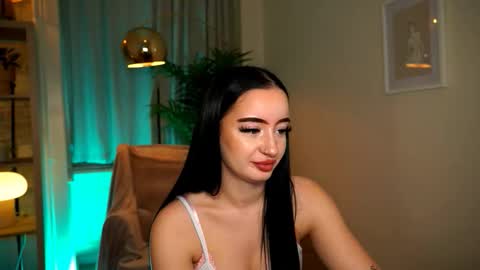 Pearl online show from 12-20-25, 05:31