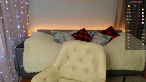 Snapshot of _blonde_barbie_ chatting on 12-04-24, 07:45 Elizabeth online show from 12-04-24, 07:45