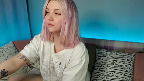 Snapshot of _blonde_barbie_ chatting on 02-21-25, 11:55 Elizabeth online show from 02-21-25, 11:55