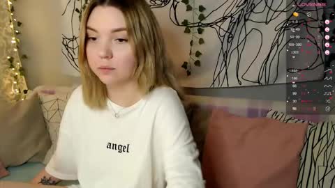 Snapshot of _blonde_barbie_ chatting on 10-10-25, 02:21 Elizabeth online show from 10-10-25, 02:21