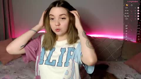 Snapshot of _blonde_barbie_ chatting on 02-09-26, 09:08 Elizabeth online show from 02-09-26, 09:08